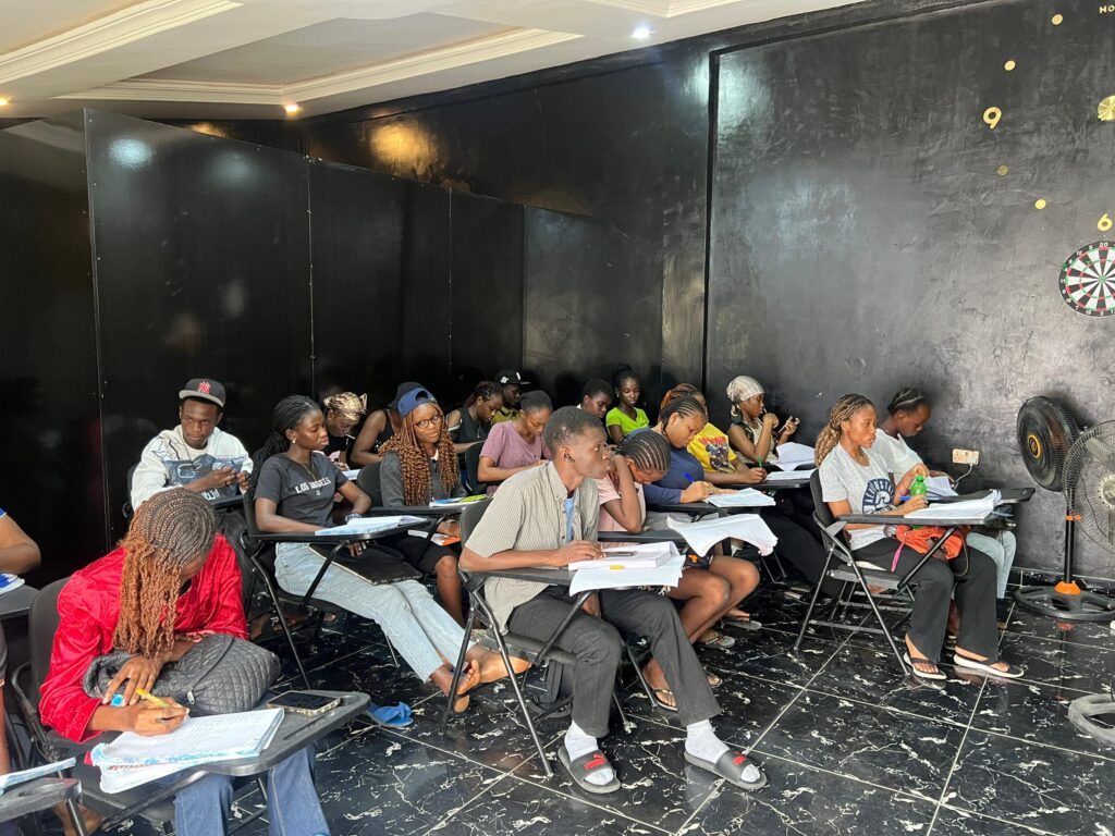 Private JAMB tutor in Ajah Lekki – LightLead Achievers Academy